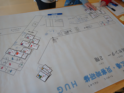 図面の上で、仮想の避難所運営